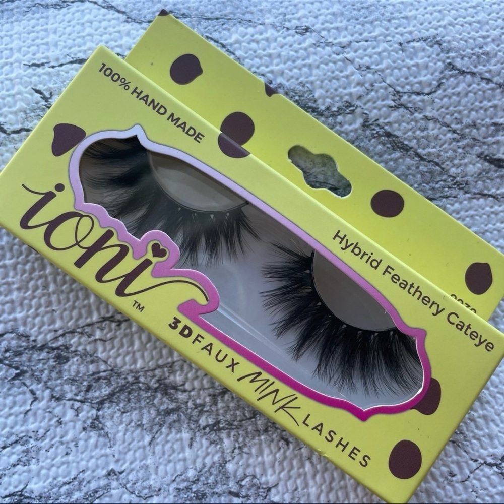 Ioni Lashes